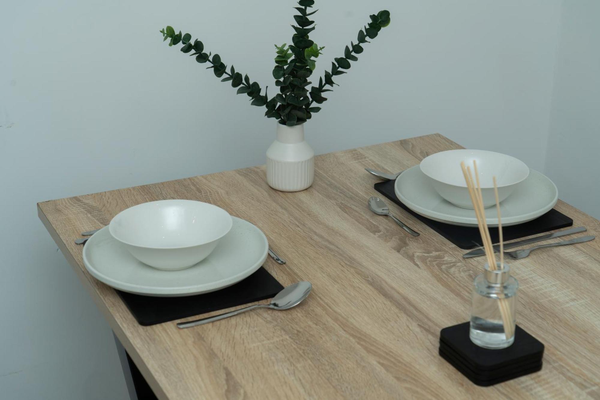 Double Bedroom Near Etihad And Coop Live With Free Parking, Shared Kitchen & Bathroom - Including Free 1-Hour Early Check-In Or Late Check-Out For Bookings Until July Manchester Eksteriør bilde