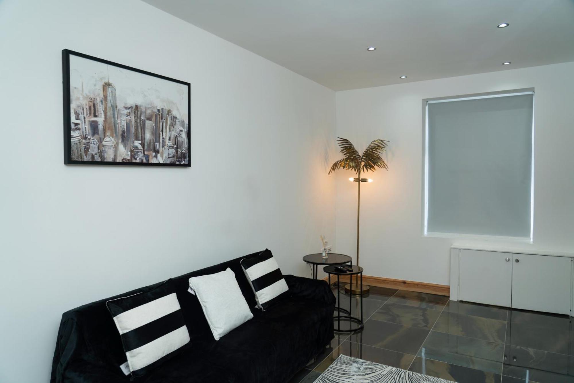 Double Bedroom Near Etihad And Coop Live With Free Parking, Shared Kitchen & Bathroom - Including Free 1-Hour Early Check-In Or Late Check-Out For Bookings Until July Manchester Eksteriør bilde