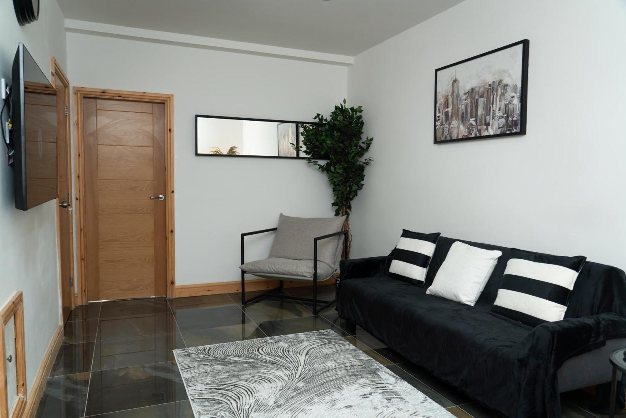 Double Bedroom Near Etihad And Coop Live With Free Parking, Shared Kitchen & Bathroom - Including Free 1-Hour Early Check-In Or Late Check-Out For Bookings Until July Manchester Eksteriør bilde