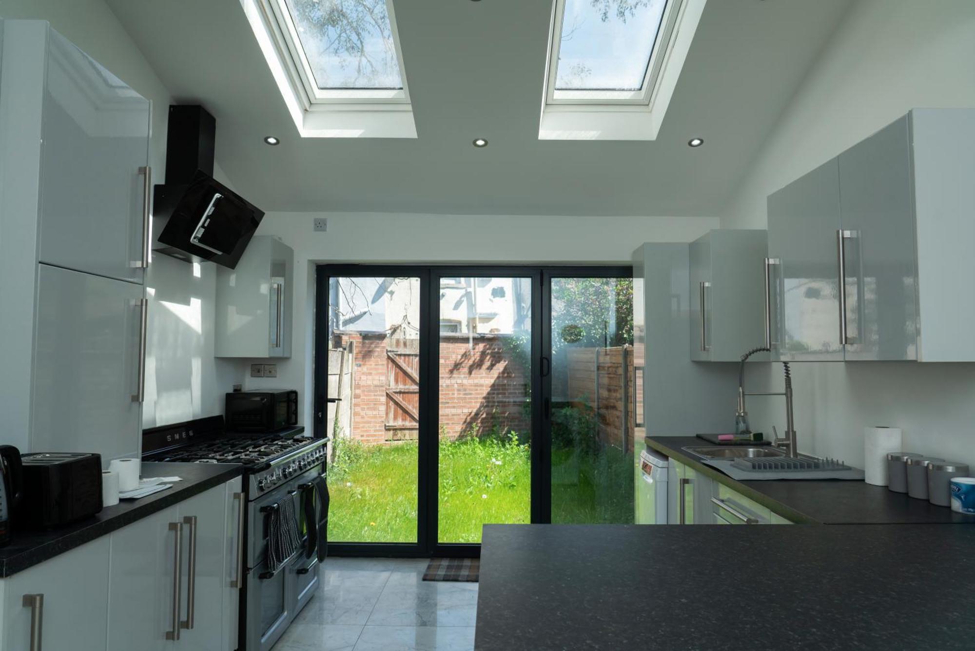 Double Bedroom Near Etihad And Coop Live With Free Parking, Shared Kitchen & Bathroom - Including Free 1-Hour Early Check-In Or Late Check-Out For Bookings Until July Manchester Eksteriør bilde
